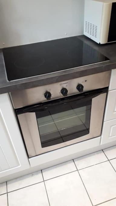Gite Maison Du Trottoir, Sussac エクステリア 写真
